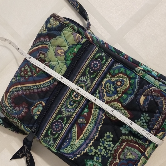 VERA BRADLEY CROSSBODY DISCONTINUED BAG - Picture 12 of 14
